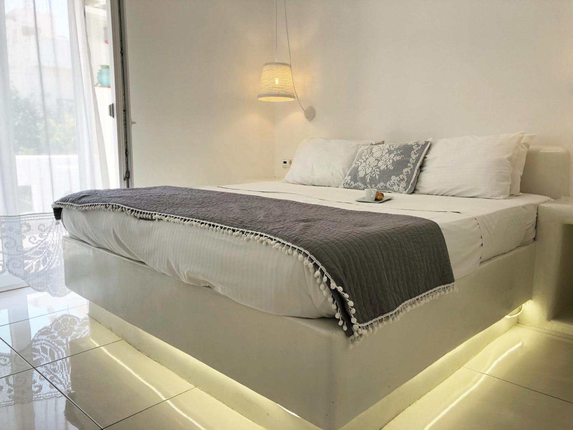 Taki'S Guests Bed & Breakfast Naxos City Bagian luar foto